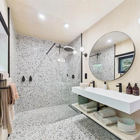 Vr 4, Zicht Semois-rivier! Chalet