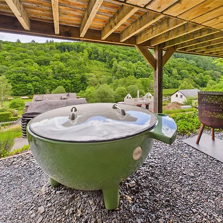 Vr 4, Zicht Semois-rivier! *